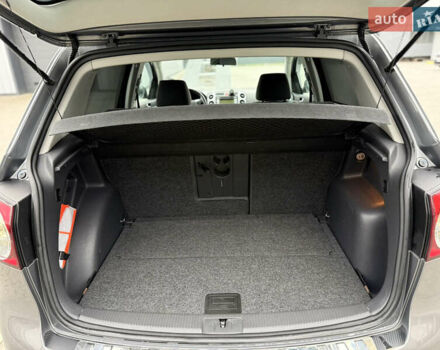 Серый Фольксваген Кросс Гольф, объемом двигателя 1.6 л и пробегом 182 тыс. км за 6500 $, фото 95 на Automoto.ua