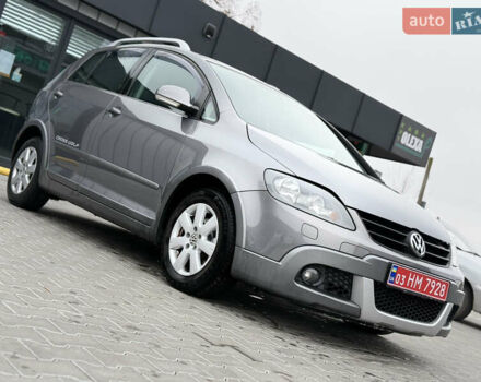 Серый Фольксваген Кросс Гольф, объемом двигателя 1.6 л и пробегом 182 тыс. км за 6500 $, фото 13 на Automoto.ua