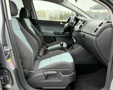 Серый Фольксваген Кросс Гольф, объемом двигателя 1.6 л и пробегом 182 тыс. км за 6500 $, фото 82 на Automoto.ua