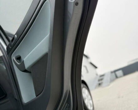 Серый Фольксваген Кросс Гольф, объемом двигателя 1.6 л и пробегом 182 тыс. км за 6500 $, фото 78 на Automoto.ua