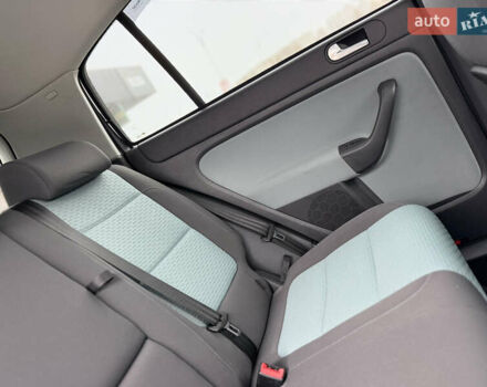 Серый Фольксваген Кросс Гольф, объемом двигателя 1.6 л и пробегом 182 тыс. км за 6500 $, фото 74 на Automoto.ua