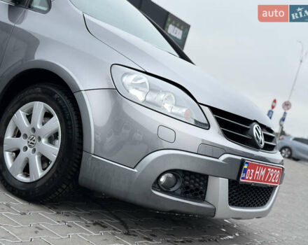 Серый Фольксваген Кросс Гольф, объемом двигателя 1.6 л и пробегом 182 тыс. км за 6500 $, фото 11 на Automoto.ua
