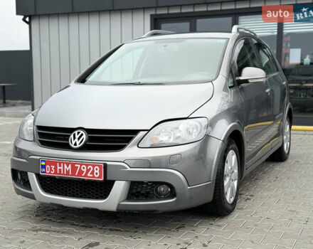 Серый Фольксваген Кросс Гольф, объемом двигателя 1.6 л и пробегом 182 тыс. км за 6500 $, фото 2 на Automoto.ua