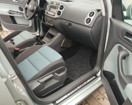 Сірий Фольксваген Кросс Гольф, об'ємом двигуна 1.4 л та пробігом 244 тис. км за 6450 $, фото 5 на Automoto.ua