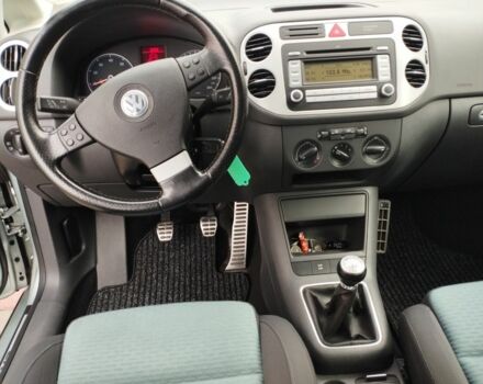 Сірий Фольксваген Кросс Гольф, об'ємом двигуна 1.4 л та пробігом 244 тис. км за 6450 $, фото 4 на Automoto.ua