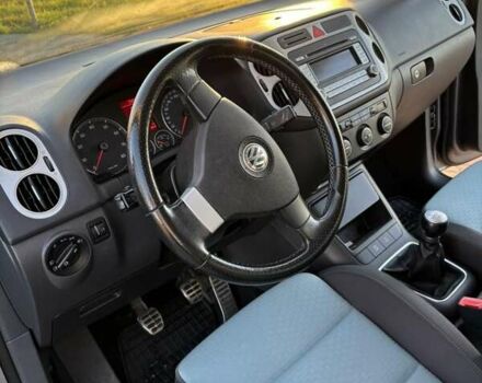 Серый Фольксваген Кросс Гольф, объемом двигателя 1.4 л и пробегом 152 тыс. км за 6500 $, фото 8 на Automoto.ua