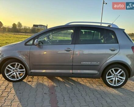 Серый Фольксваген Кросс Гольф, объемом двигателя 1.4 л и пробегом 152 тыс. км за 6500 $, фото 2 на Automoto.ua