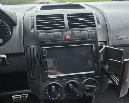 Черный Фольксваген Кросс Поло, объемом двигателя 1.4 л и пробегом 119 тыс. км за 6800 $, фото 26 на Automoto.ua