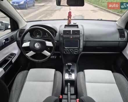 Черный Фольксваген Кросс Поло, объемом двигателя 1.4 л и пробегом 119 тыс. км за 6500 $, фото 28 на Automoto.ua
