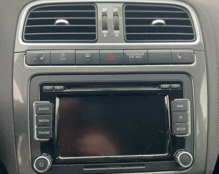 Черный Фольксваген Кросс Поло, объемом двигателя 1.2 л и пробегом 135 тыс. км за 10300 $, фото 41 на Automoto.ua