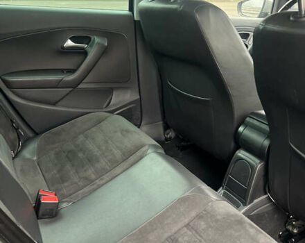 Черный Фольксваген Кросс Поло, объемом двигателя 1.2 л и пробегом 135 тыс. км за 10300 $, фото 57 на Automoto.ua