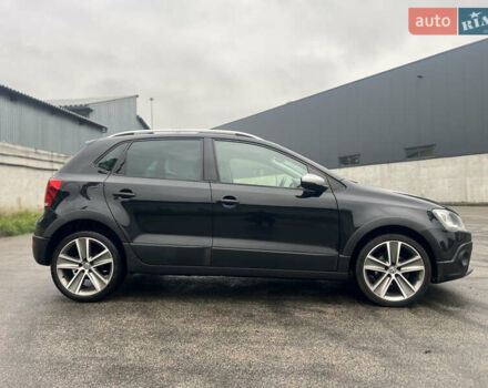 Черный Фольксваген Кросс Поло, объемом двигателя 1.2 л и пробегом 135 тыс. км за 10300 $, фото 14 на Automoto.ua