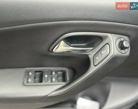 Черный Фольксваген Кросс Поло, объемом двигателя 1.2 л и пробегом 135 тыс. км за 10300 $, фото 40 на Automoto.ua