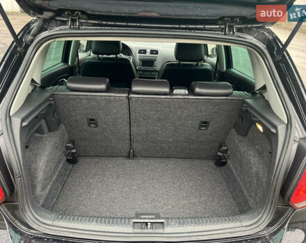 Черный Фольксваген Кросс Поло, объемом двигателя 1.2 л и пробегом 135 тыс. км за 10300 $, фото 58 на Automoto.ua