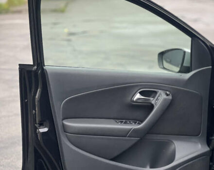 Черный Фольксваген Кросс Поло, объемом двигателя 1.2 л и пробегом 135 тыс. км за 10300 $, фото 33 на Automoto.ua