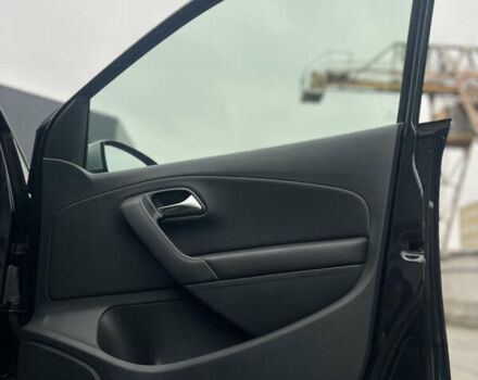 Черный Фольксваген Кросс Поло, объемом двигателя 1.2 л и пробегом 135 тыс. км за 10300 $, фото 35 на Automoto.ua