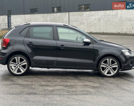 Черный Фольксваген Кросс Поло, объемом двигателя 1.2 л и пробегом 135 тыс. км за 10300 $, фото 2 на Automoto.ua