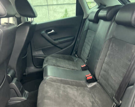 Черный Фольксваген Кросс Поло, объемом двигателя 1.2 л и пробегом 135 тыс. км за 10300 $, фото 38 на Automoto.ua