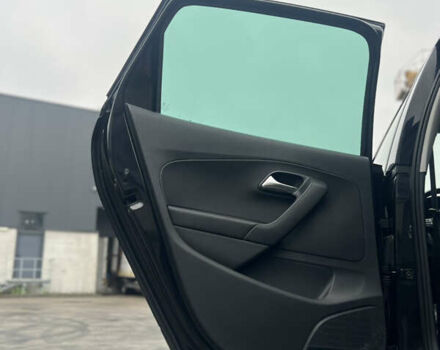 Черный Фольксваген Кросс Поло, объемом двигателя 1.2 л и пробегом 135 тыс. км за 10300 $, фото 34 на Automoto.ua