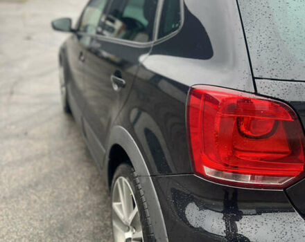 Черный Фольксваген Кросс Поло, объемом двигателя 1.2 л и пробегом 135 тыс. км за 10300 $, фото 19 на Automoto.ua