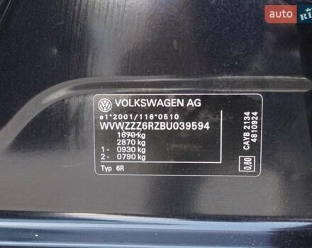Черный Фольксваген Кросс Поло, объемом двигателя 1.6 л и пробегом 265 тыс. км за 10000 $, фото 16 на Automoto.ua