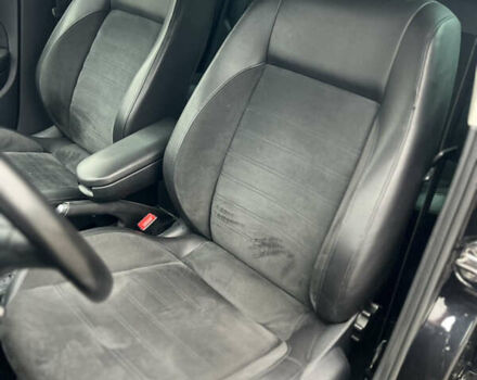 Черный Фольксваген Кросс Поло, объемом двигателя 1.2 л и пробегом 135 тыс. км за 10300 $, фото 39 на Automoto.ua