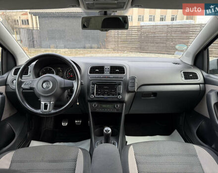 Черный Фольксваген Кросс Поло, объемом двигателя 1.6 л и пробегом 236 тыс. км за 8700 $, фото 35 на Automoto.ua