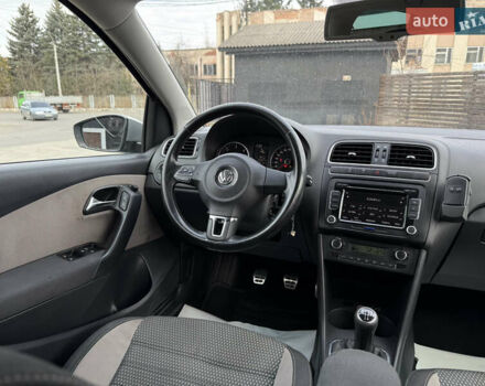 Черный Фольксваген Кросс Поло, объемом двигателя 1.6 л и пробегом 236 тыс. км за 8700 $, фото 36 на Automoto.ua