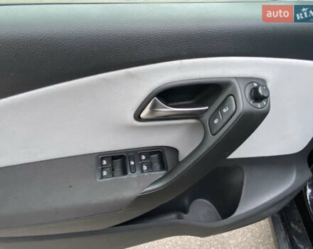 Черный Фольксваген Кросс Поло, объемом двигателя 1.6 л и пробегом 192 тыс. км за 8800 $, фото 8 на Automoto.ua