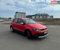 Красный Фольксваген Кросс Поло, объемом двигателя 1.2 л и пробегом 135 тыс. км за 6000 $, фото 1 на Automoto.ua