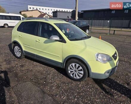 Желтый Фольксваген Кросс Поло, объемом двигателя 1.6 л и пробегом 124 тыс. км за 2800 $, фото 1 на Automoto.ua