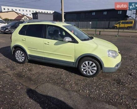 Желтый Фольксваген Кросс Поло, объемом двигателя 1.6 л и пробегом 124 тыс. км за 2800 $, фото 2 на Automoto.ua