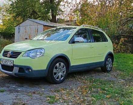 Желтый Фольксваген Кросс Поло, объемом двигателя 1.4 л и пробегом 89 тыс. км за 6500 $, фото 1 на Automoto.ua