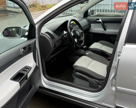 Серый Фольксваген Кросс Поло, объемом двигателя 1.4 л и пробегом 180 тыс. км за 6700 $, фото 17 на Automoto.ua