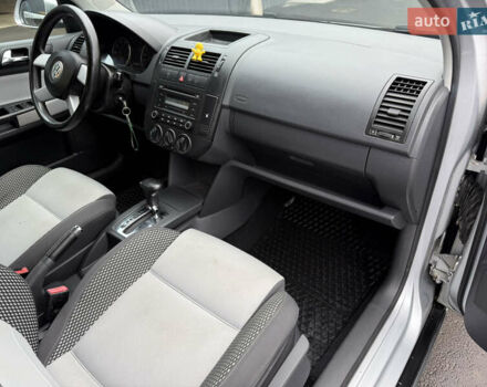 Серый Фольксваген Кросс Поло, объемом двигателя 1.4 л и пробегом 180 тыс. км за 6700 $, фото 33 на Automoto.ua