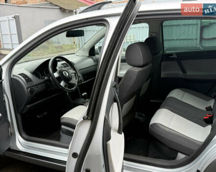 Серый Фольксваген Кросс Поло, объемом двигателя 1.4 л и пробегом 180 тыс. км за 6700 $, фото 26 на Automoto.ua