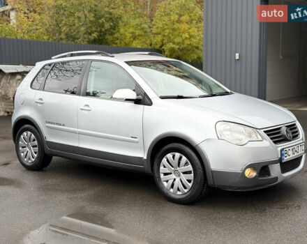 Серый Фольксваген Кросс Поло, объемом двигателя 1.4 л и пробегом 180 тыс. км за 6700 $, фото 6 на Automoto.ua