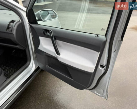 Серый Фольксваген Кросс Поло, объемом двигателя 1.4 л и пробегом 180 тыс. км за 6700 $, фото 32 на Automoto.ua