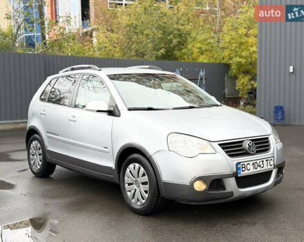 Серый Фольксваген Кросс Поло, объемом двигателя 1.4 л и пробегом 180 тыс. км за 6700 $, фото 7 на Automoto.ua