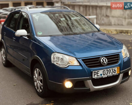 Синий Фольксваген Кросс Поло, объемом двигателя 1.4 л и пробегом 214 тыс. км за 5799 $, фото 5 на Automoto.ua