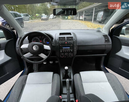 Синий Фольксваген Кросс Поло, объемом двигателя 1.4 л и пробегом 214 тыс. км за 5799 $, фото 2 на Automoto.ua