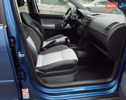 Синий Фольксваген Кросс Поло, объемом двигателя 1.4 л и пробегом 214 тыс. км за 5799 $, фото 23 на Automoto.ua