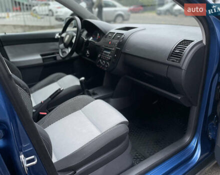 Синий Фольксваген Кросс Поло, объемом двигателя 1.4 л и пробегом 214 тыс. км за 5799 $, фото 24 на Automoto.ua