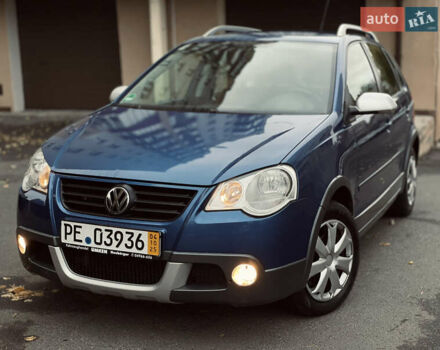 Синий Фольксваген Кросс Поло, объемом двигателя 1.4 л и пробегом 214 тыс. км за 5799 $, фото 1 на Automoto.ua