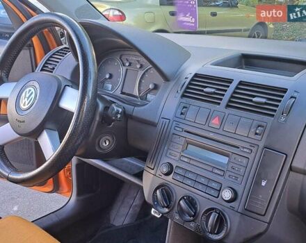 Оранжевый Фольксваген Кросс Поло, объемом двигателя 1.4 л и пробегом 238 тыс. км за 4900 $, фото 26 на Automoto.ua