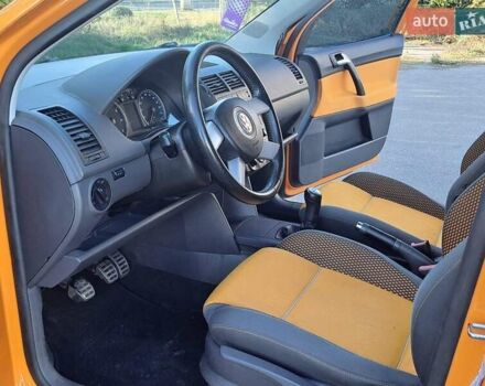 Оранжевый Фольксваген Кросс Поло, объемом двигателя 1.4 л и пробегом 238 тыс. км за 4900 $, фото 28 на Automoto.ua