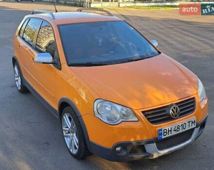 Оранжевый Фольксваген Кросс Поло, объемом двигателя 1.4 л и пробегом 238 тыс. км за 4900 $, фото 3 на Automoto.ua
