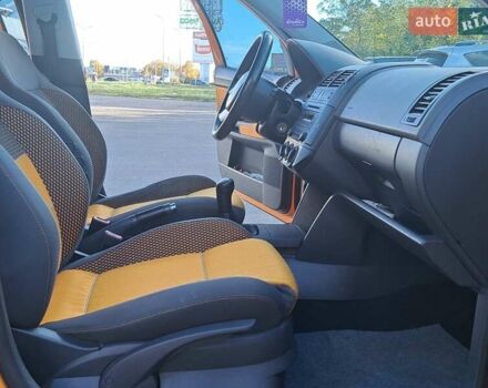 Оранжевый Фольксваген Кросс Поло, объемом двигателя 1.4 л и пробегом 238 тыс. км за 4900 $, фото 32 на Automoto.ua