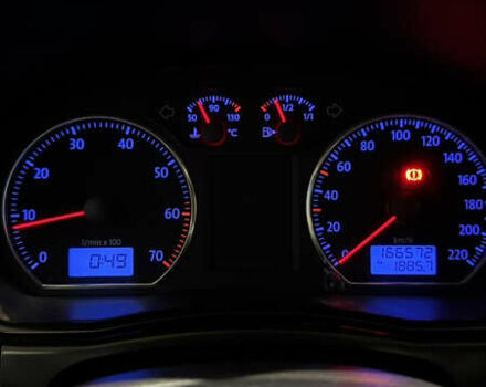 Оранжевый Фольксваген Кросс Поло, объемом двигателя 1.4 л и пробегом 166 тыс. км за 5200 $, фото 6 на Automoto.ua