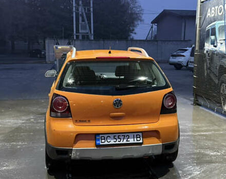 Оранжевый Фольксваген Кросс Поло, объемом двигателя 1.4 л и пробегом 166 тыс. км за 5200 $, фото 3 на Automoto.ua